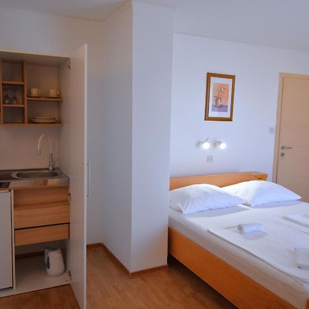 Guest House Sandra Раб Екстер'єр фото