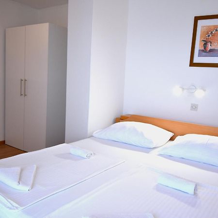 Guest House Sandra Раб Екстер'єр фото