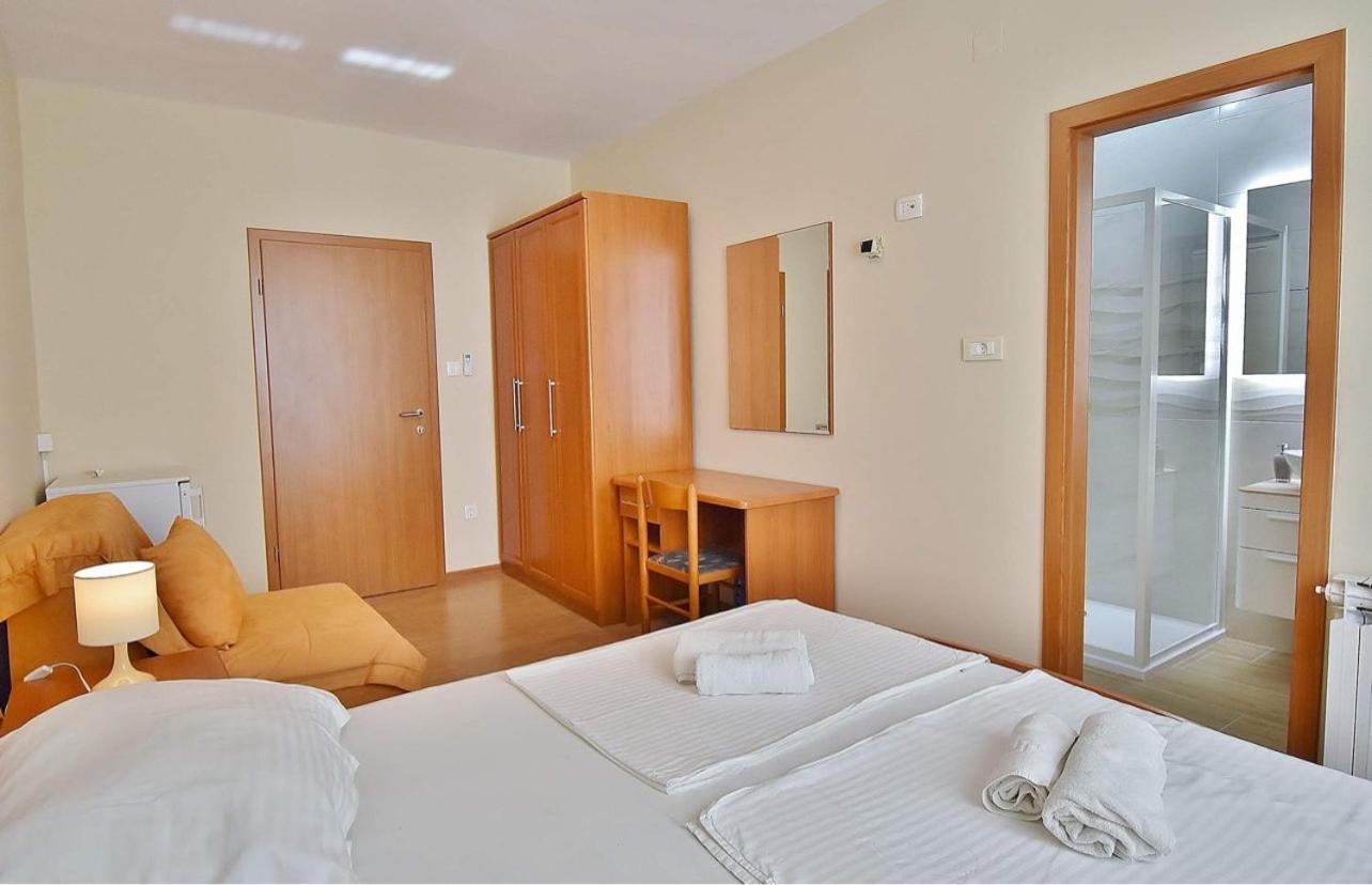 Guest House Sandra Раб Екстер'єр фото