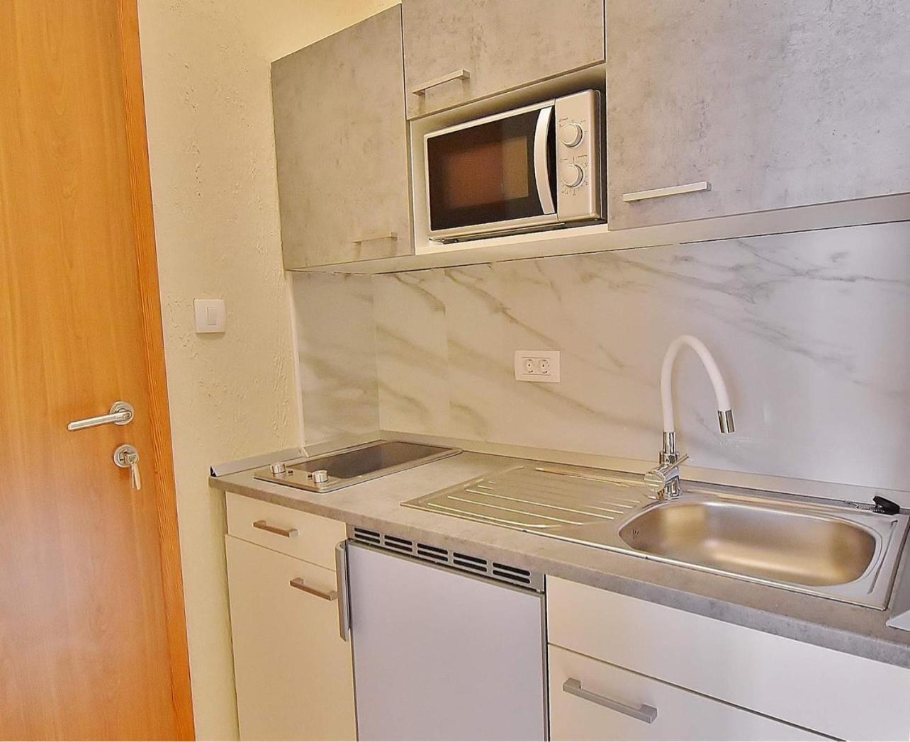 Guest House Sandra Раб Екстер'єр фото