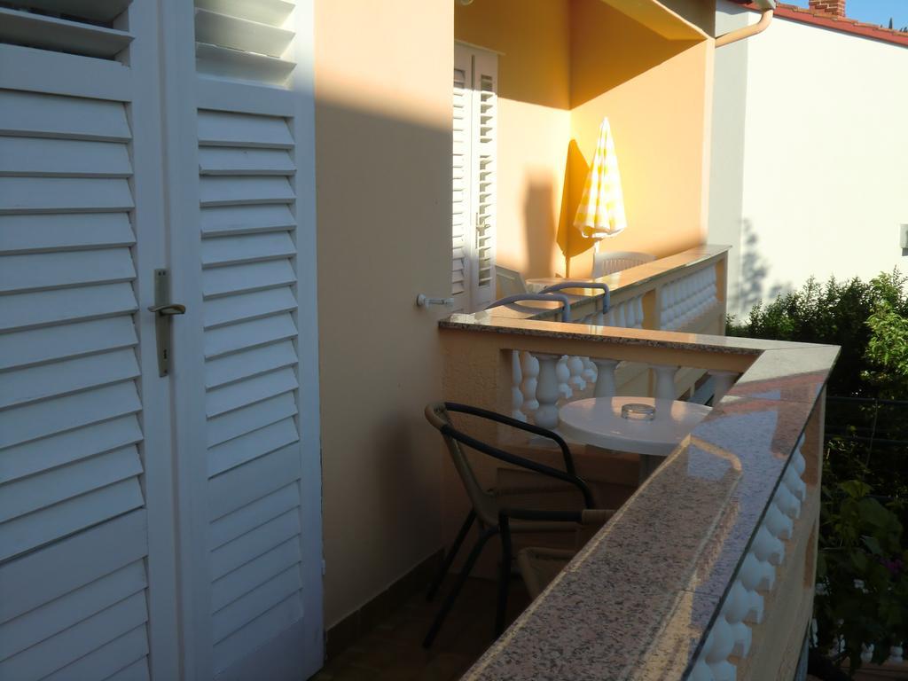 Guest House Sandra Раб Екстер'єр фото