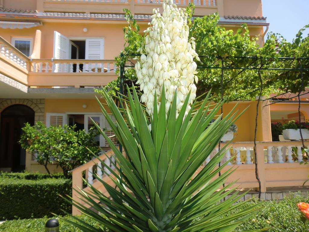 Guest House Sandra Раб Екстер'єр фото