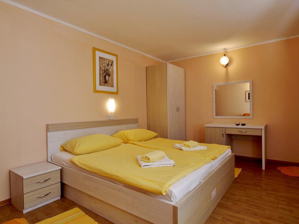 Guest House Sandra Раб Екстер'єр фото