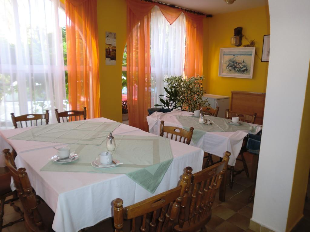 Guest House Sandra Раб Екстер'єр фото