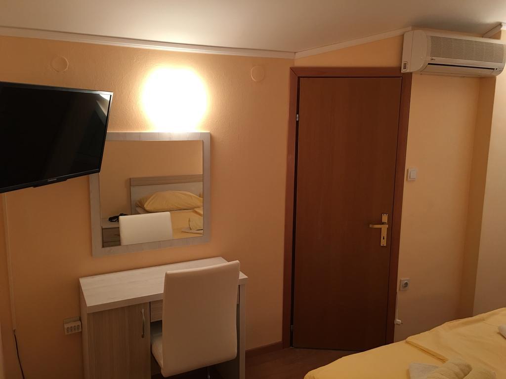 Guest House Sandra Раб Екстер'єр фото