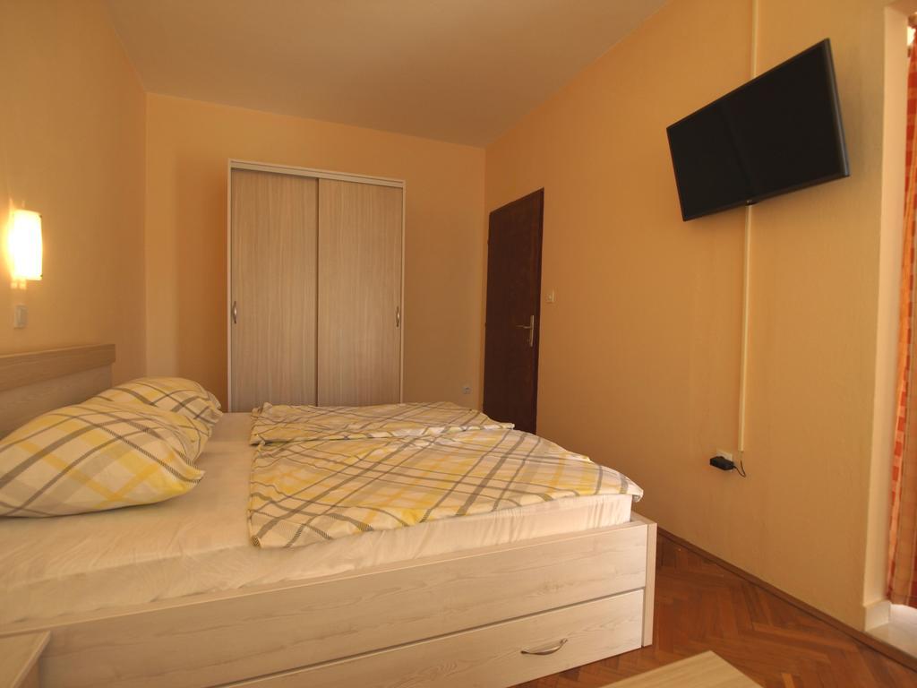 Guest House Sandra Раб Екстер'єр фото