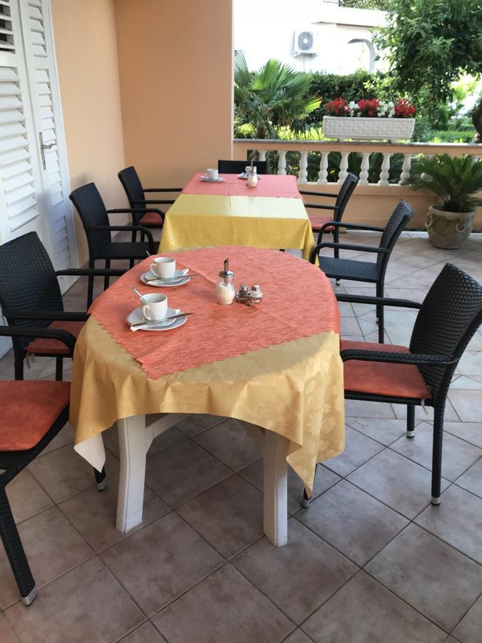 Guest House Sandra Раб Екстер'єр фото